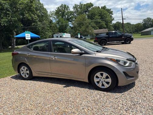 Brown 2016 Hyundai ELANTRA SE