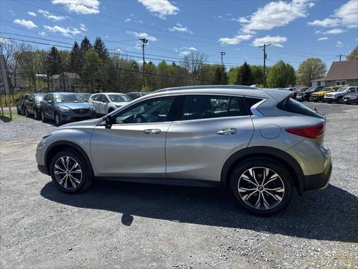 2017 INFINITI QX30 Premium AWD 4dr Crossover