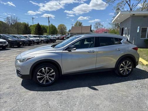2017 INFINITI QX30 Premium AWD 4dr Crossover