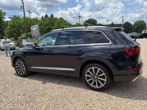 Black 2017 Audi Q7 3.0T Premium