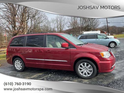 2016 Chrysler Town & Country Touring