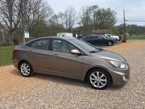 2013 Hyundai Accent SE