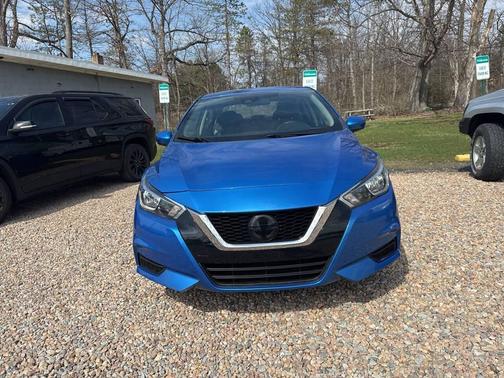 Electric Blue Metallic 2020 Nissan Versa 1.6 SV