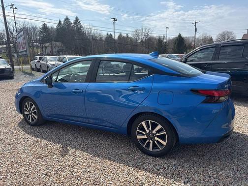 Electric Blue Metallic 2020 Nissan Versa 1.6 SV