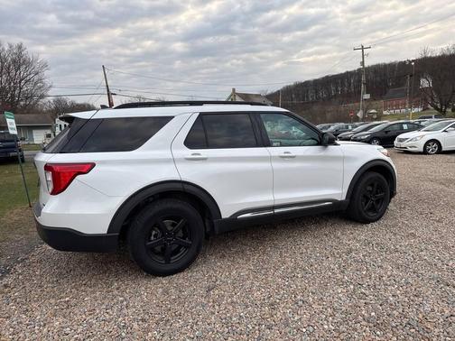 Oxford White 2021 Ford Explorer XLT
