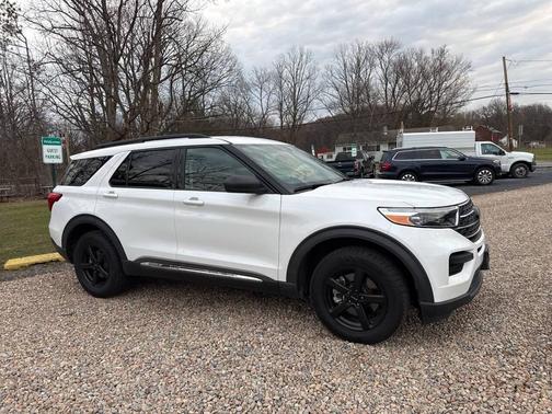 Oxford White 2021 Ford Explorer XLT