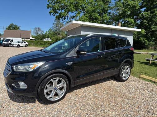 White Platinum Metallic Tri-Coat 2017 Ford Escape Titanium