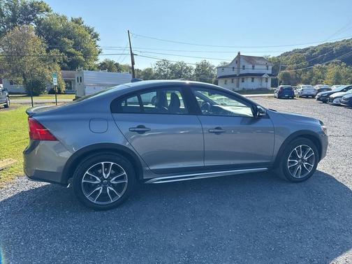 2017 Volvo S60 Cross Country T5