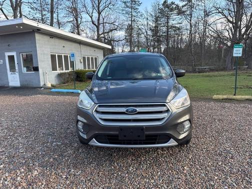 Magnetic Metallic 2019 Ford Escape SE