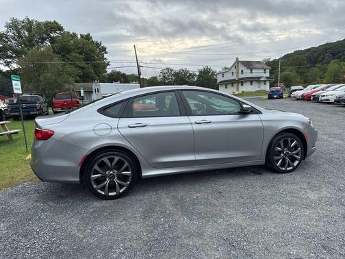 2016 Chrysler 200 S