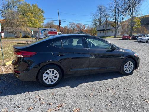 2018 Hyundai ELANTRA SE