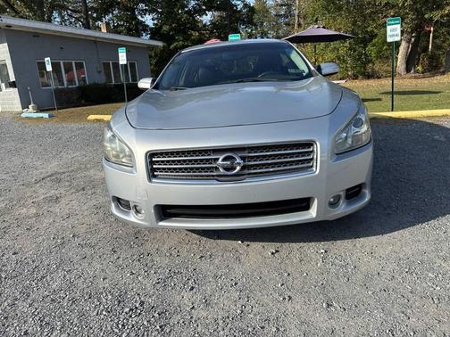 2010 Nissan Maxima SV
