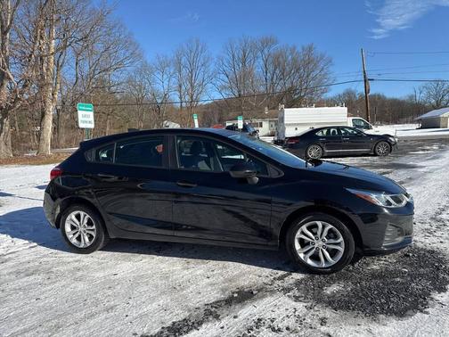 Black 2019 Chevrolet Cruze LS