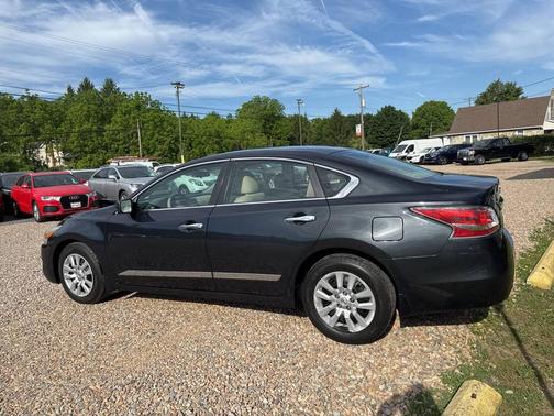 Storm 2015 Nissan Altima 2.5 SV