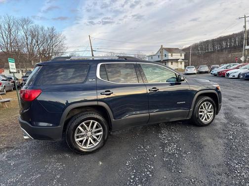 2017 GMC Acadia SLE-2