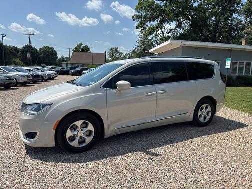 Tusk White 2017 Chrysler Pacifica Touring-L