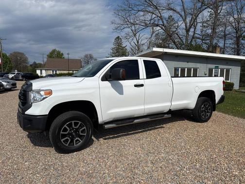 Super White 2016 Toyota Tundra SR
