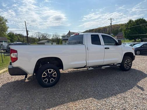 Super White 2016 Toyota Tundra SR