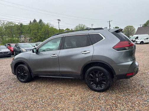 Gun Metallic 2018 Nissan Rogue SV