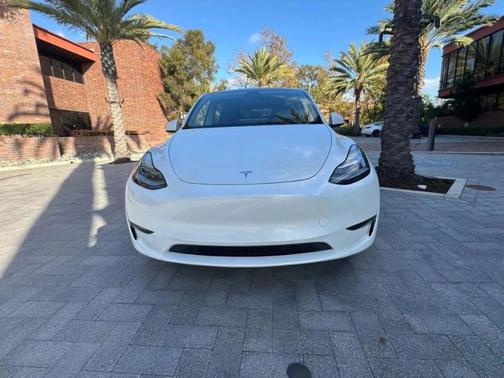 Pearl White Multi 2021 Tesla Model Y Standard Range