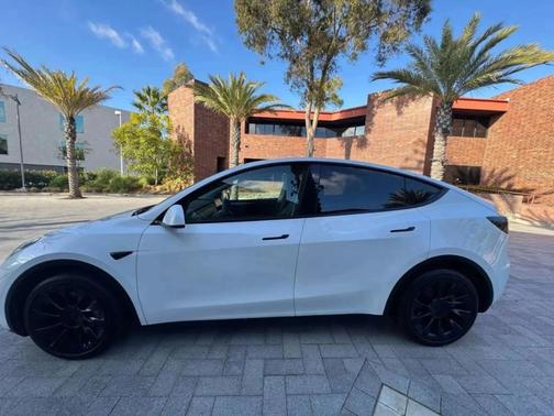 Pearl White Multi 2021 Tesla Model Y Standard Range