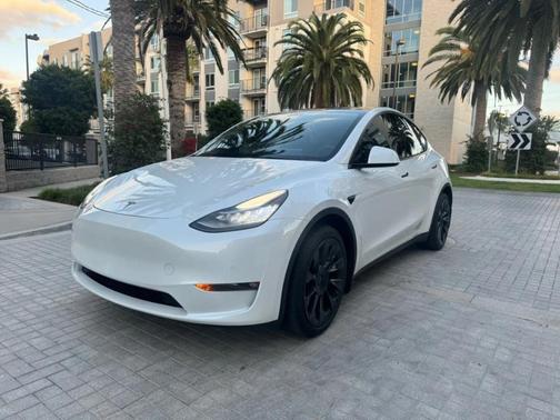 2023 Tesla Model Y Long Range