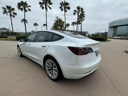 2022 Tesla Model 3 Base
