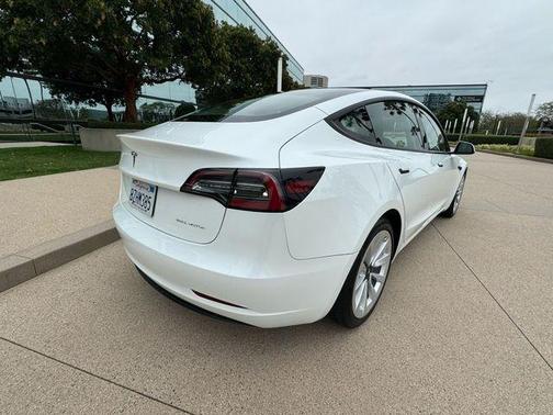 2022 Tesla Model 3 Base