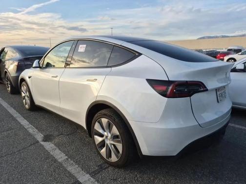 Pearl White Multi 2023 Tesla Model Y Long Range