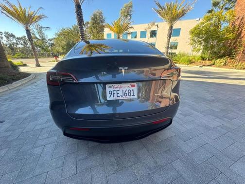 2024 Tesla Model Y Long Range