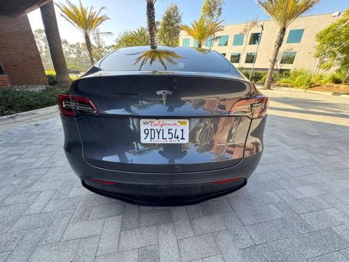 Stealth Gray 2024 Tesla Model Y Long Range