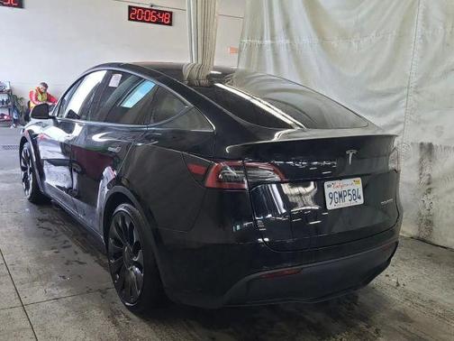 2023 Tesla Model Y Performance