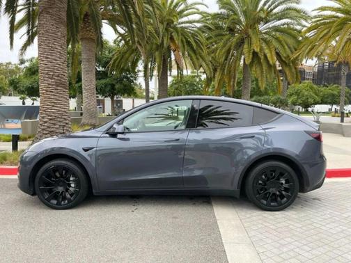 Stealth Gray 2024 Tesla Model Y Long Range