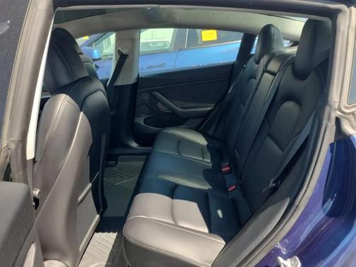 2022 Tesla Model 3 Base