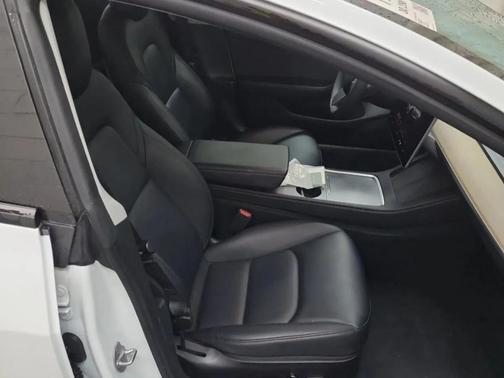 Pearl White Multi 2022 Tesla Model 3 Base