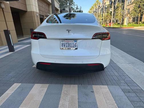 Pearl White Multi 2023 Tesla Model Y Long Range
