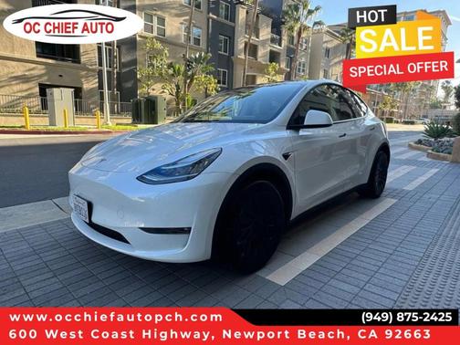 Pearl White Multi 2023 Tesla Model Y Long Range