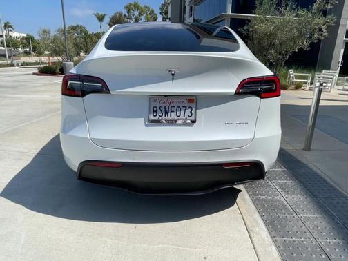 Pearl White Multi 2023 Tesla Model Y Long Range