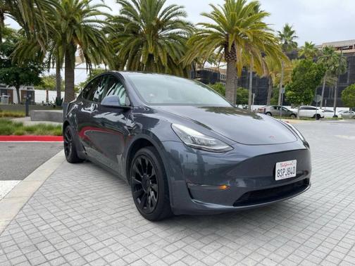2024 Tesla Model Y Long Range