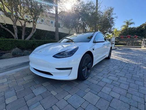 2022 Tesla Model 3 Long Range