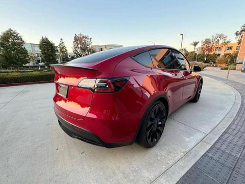 2023 Tesla Model Y Performance