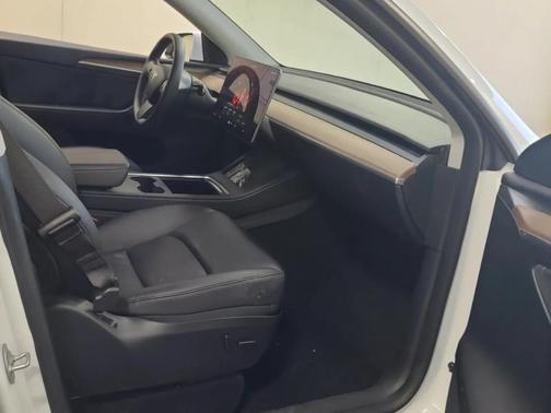 Pearl White Multi 2023 Tesla Model Y Base