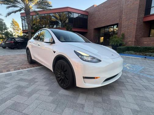 2023 Tesla Model Y Long Range