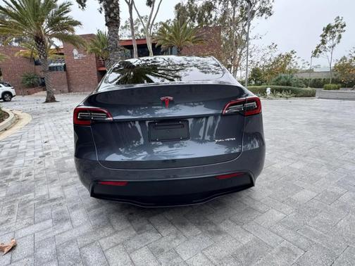 Gray 2023 Tesla Model Y Long Range
