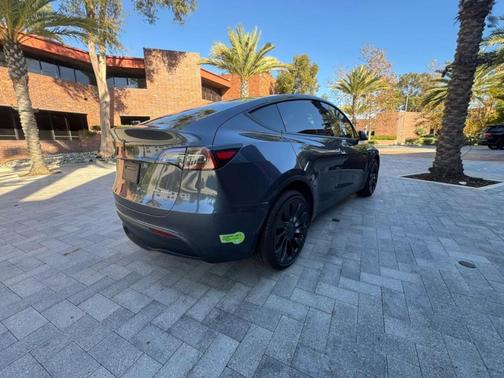 2024 Tesla Model Y Performance