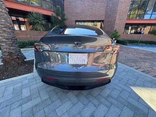 Midnight Silver Metallic 2023 Tesla Model Y Long Range