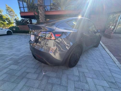 Midnight Silver Metallic 2023 Tesla Model Y Long Range