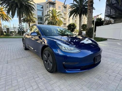 2022 Tesla Model 3 Long Range