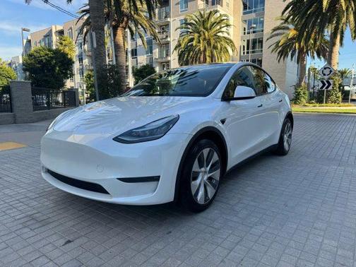 2023 Tesla Model Y Long Range