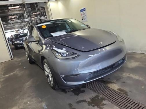 Midnight Silver Metallic 2023 Tesla Model Y Long Range